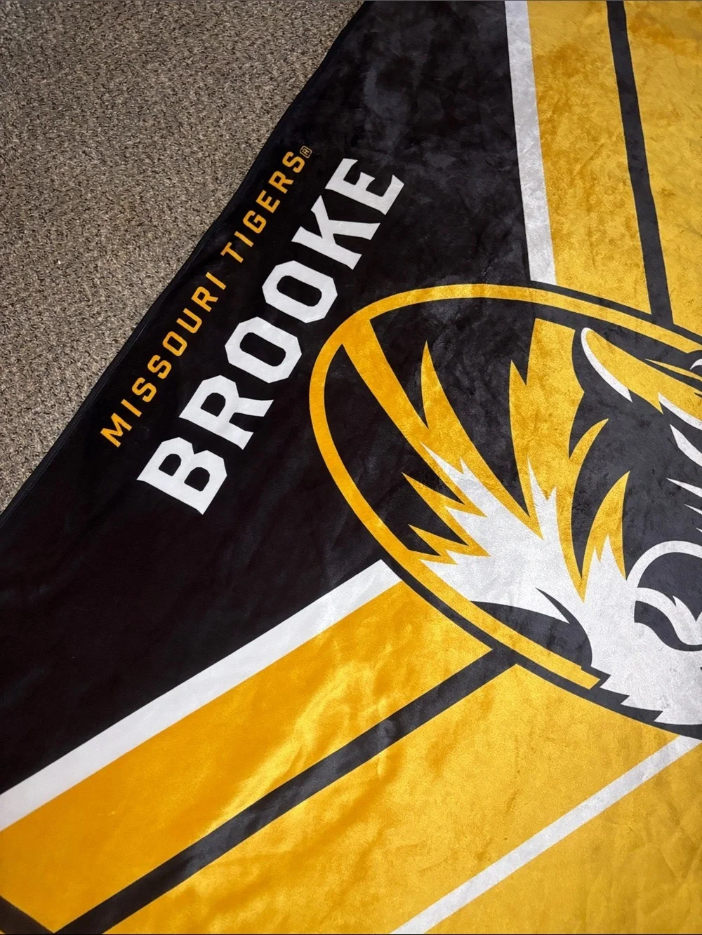 Missouri Tigers Brooke Gold & Black Fleece Throw Blanket